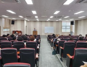 지휘자 : 손창위